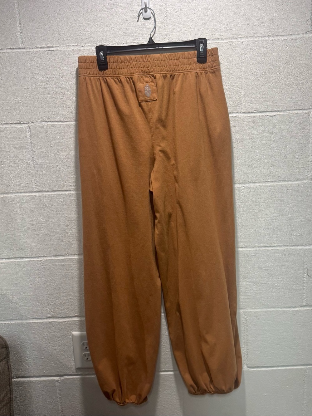 Free People Movement Tan Wide Leg Jogger Pants Size M - Picture 2 of 5